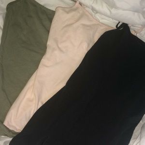 I’m selling small tank tops(NEW haven’t been worn)